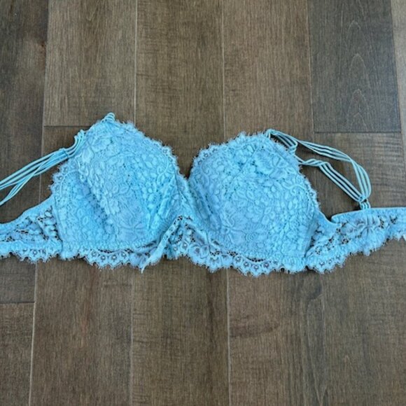 Gilligan & O'Malley Other - Gilligan &O'Malley Woman's Lace Triangle Bralette XL Baby Blue